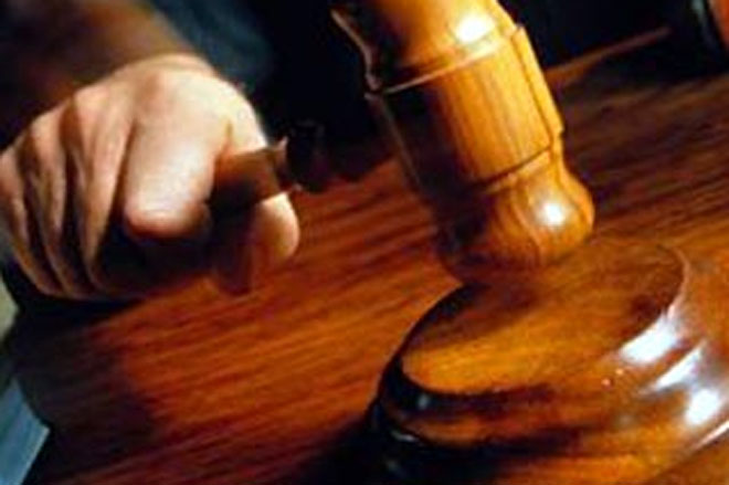 Prokuror Azərbaycanda azyaşlı bacıların qətlində günahlandırılan qardaşların cəzasının ağırlaşdırılmasını istəyir