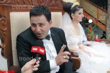 Türk estradasının ulduzu Çingiz Kurtoğlu müğənni Elçin Hüseynovun toyunda doyunca oxuyub-oynadı (fotosessiya)