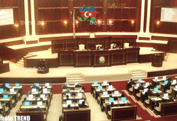 Müəllim və polislərə psixoloji yardım göstərilsin – Parlamentdə təklif