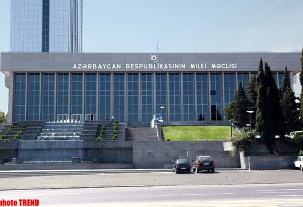 2011-ci il Dövlət Büdcəsinin proqnozları Azərbaycan Parlamentinə təqdim olunub