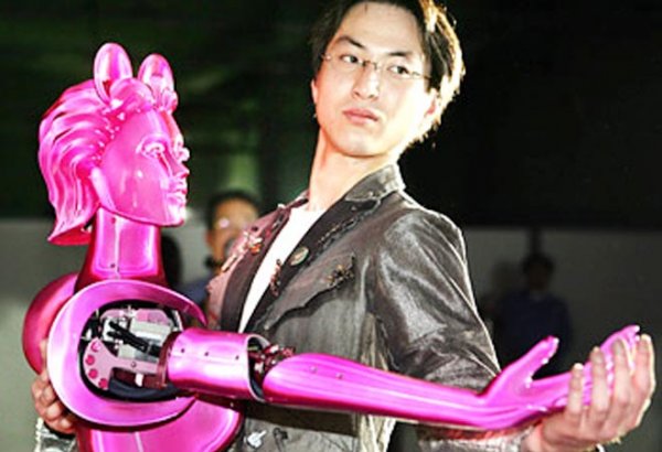 Pekində dünyanın ilk insanabənzər robotların mağazası açılacaq