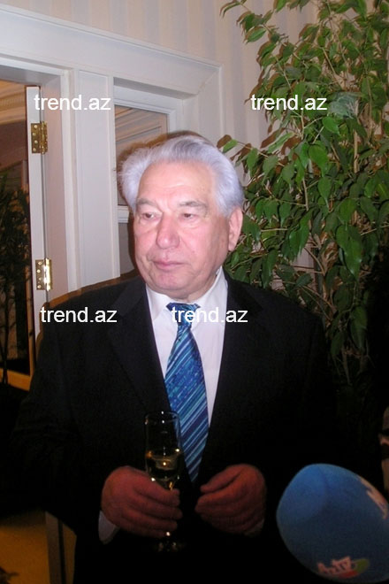Çingiz Aytmatov haqqında "Evə gedən yolda bəyaz yuxular" sənədli filmi CD formatında çıxıb