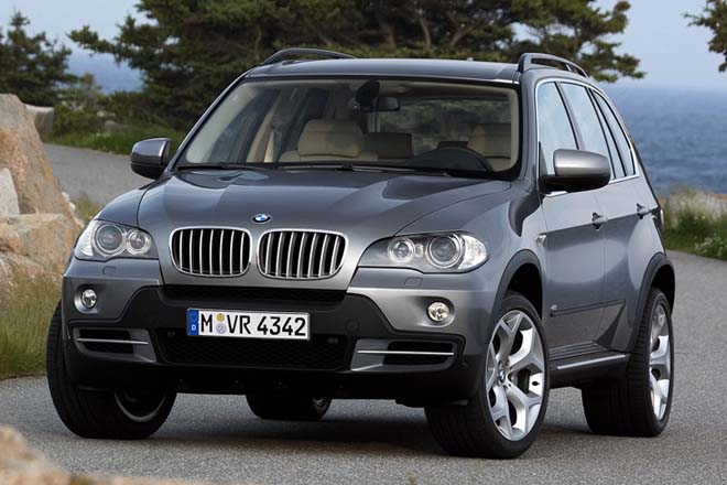 BMW 200 minə yaxın avtomobilini geri çağırır - yanma təhlükəsi var
