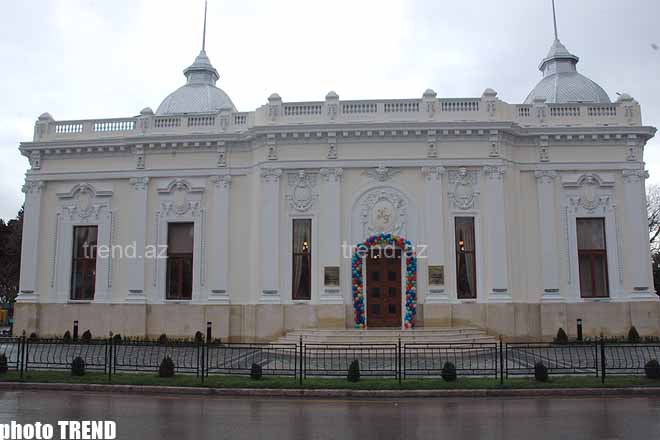 Azərbaycan prezidenti Bakıda yeni təmir olunmuş Kukla Teatrının açılış mərasimində iştirak edib
