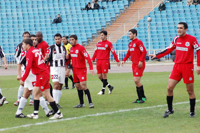 Murad Xamrayev Azərbaycan futbolunda birinci özbək ola bilər