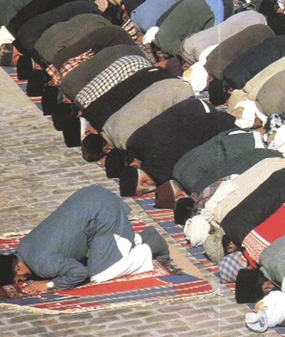 Məsciddə PARTLAYIŞ - 10 ölü, 20 yaralı