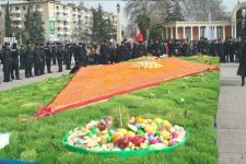 Azərbaycanda 3 tona yaxın ağırlığı olan paxlava hazırlanıb