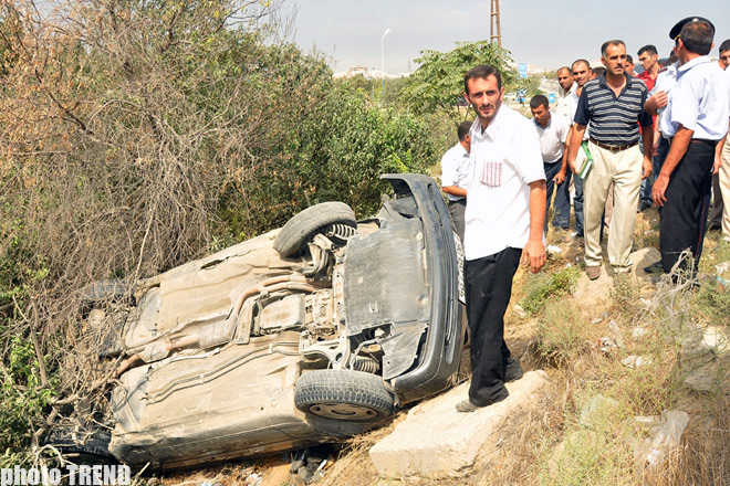 Bakıda avtomobil aşıb, 15 yaşlı uşaq ölüb