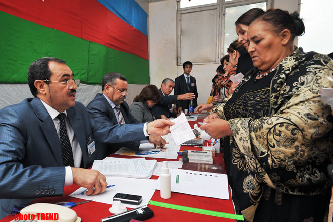 Azərbaycan vətəndaşları respublika prezidentini seçirlər - fotosessiya
