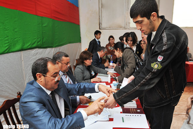 Azərbaycan vətəndaşları respublika prezidentini seçirlər - fotosessiya
