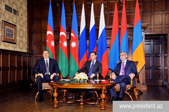 Azərbaycan, Ermənistan və Rusiya birgə Bəyannaməsi üzrə region politoloqlarının fikirləri müxtəlif olub