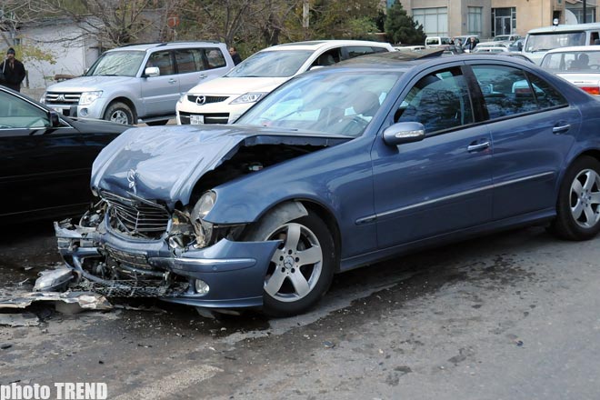Bakıda zəncirvari yol qəzası baş verib