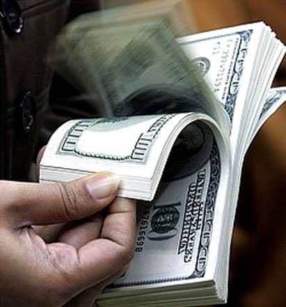 Azərbaycandan 40 min dollardan artıq valyutanın qanunsuz aparılmasının qarşısı alınıb