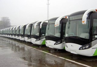 Bölgələrdən Bakıya avtobuslar saat yarım gecikmə ilə gəlir