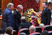 Azərbaycan ictimaiyyəti xalq şairi Bəxtiyar Vahabzadə ilə vidalaşır (fotosessiya)