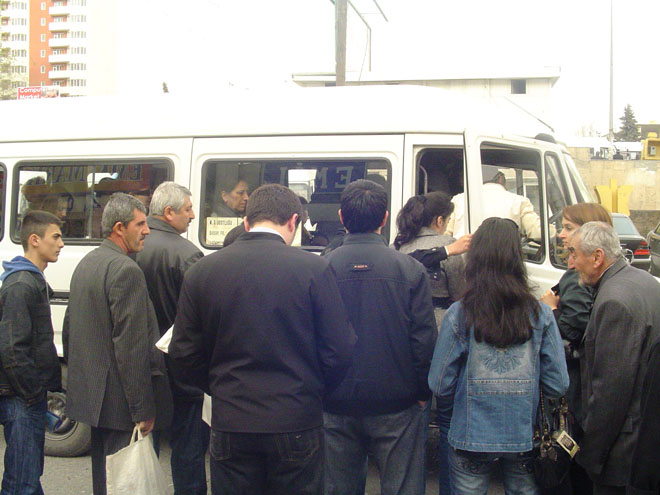 Bakıda yol qəzası baş verib, yaralananlar var (ƏLAVƏ OLUNUB)