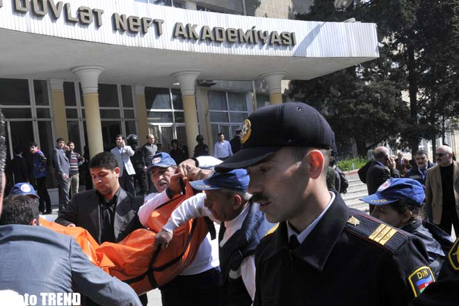 Azərbaycanın ali təhsil müəssisəsinə silahlı basqın olub - Fotosessiya