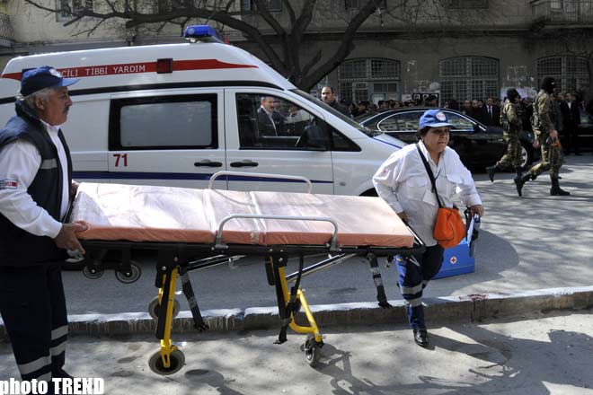 Azərbaycanın ali təhsil müəssisəsinə silahlı basqın olub - Fotosessiya