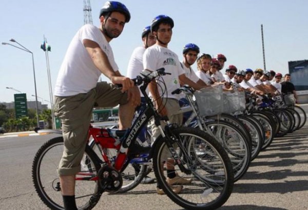 Bakıda atmosferə atılan qazların azaldılması ilə bağlı velosiped yürüşü keçirilib
