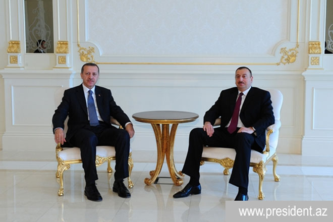 Azərbaycan Prezidenti və Türkiyənin Baş nazirinin təkbətək görüşü olub (ƏLAVƏ OLUNUB)