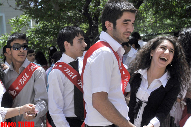 Azərbaycanın orta təhsil müəssisələrində son zəng çalındı - FOTOSESSİYA