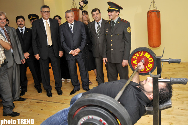 Azərbaycanda cəzaçəkmə müəssisəsində idman kompleksi, ibadət otaqları və kompyuter kursları açılıb