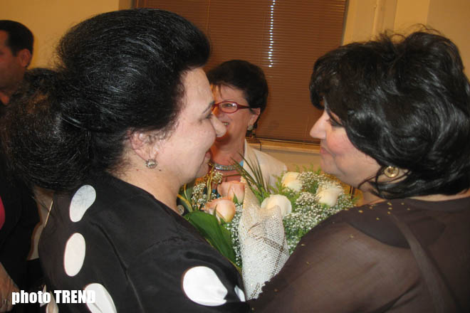 Məşhur opera müğənnisi Xuraman Qasımova yubileyini ailəsi ilə birgə qeyd edəcək (FOTO)