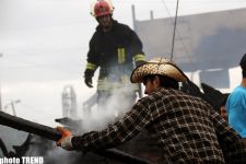 Bakıda taxta tikinti materillar bazarında baş vermiş yanğın söndürülüb (ƏLAVƏ OLUNUB) (fotosessiya)