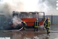 Bakıda sərnişin avtobusu yanıb, ölən yoxdur