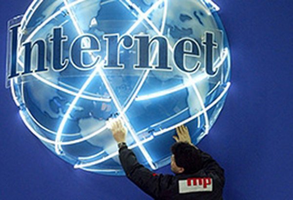 Azərbaycanda genişzolaqlı internetin inkişafı layihəsinə 2013-cü ilin əvvəlində start verilə bilər