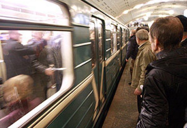 Bakı metrosunda qatarlar durdu - Səbəb intihar (YENİLƏNİB)