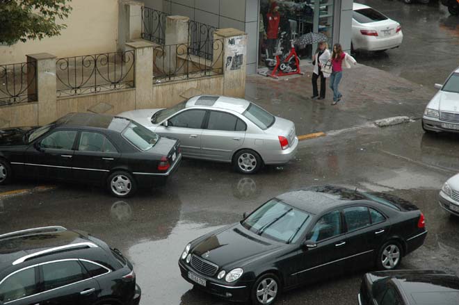 Yol polisi sürücüləri ehtiyatlı olmağa çağırdı