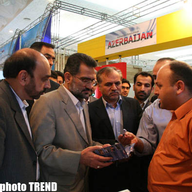 İranın irşad və mədəniyyət naziri Tehranda keçirilən XVI Beynəlxalq Mətbuat və İnformasiya Agentliklərinin Festival-Sərgisində Azərbaycan pavilyonu ilə tanış olub