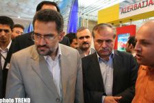 İranın irşad və mədəniyyət naziri Tehranda keçirilən XVI Beynəlxalq Mətbuat və İnformasiya Agentliklərinin Festival-Sərgisində Azərbaycan pavilyonu ilə tanış olub