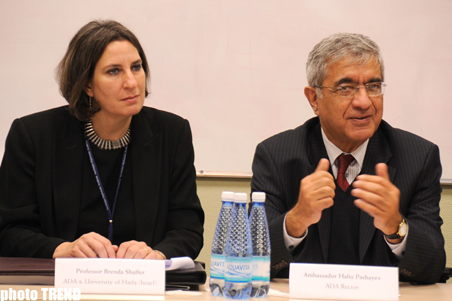 Bakıda "Enerji ixracatçıları: siyasət, cəmiyyət və iqtisadiyyat" mövzusunda simpozium keçirilir