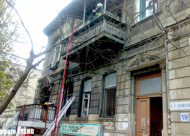 Azərbaycan paytaxtında yaşayış evində baş verən yanğın söndürülüb, xəsarət alan yoxdur (ƏLAVƏ OLUNUB)