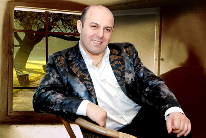 Müğənni Elariz jurnalistlərə hesabat verməyəcək