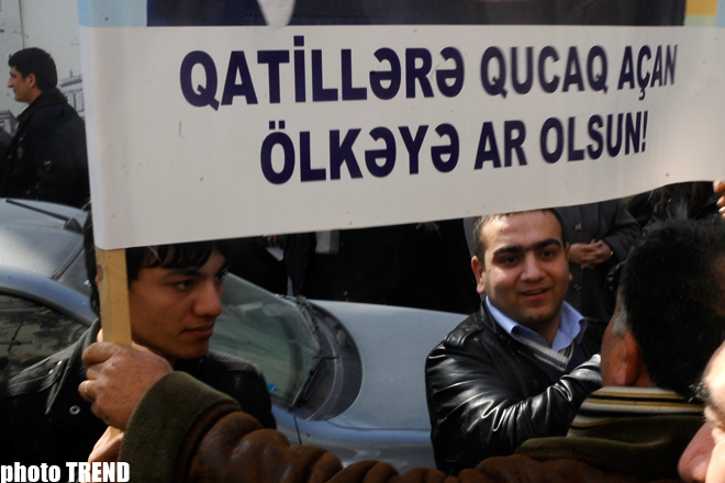 Azərbaycanda İran Səfirliyi qarşısında piket keçirilib (FOTO)