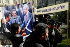 Azərbaycanda İran Səfirliyi qarşısında piket keçirilib (FOTO)
