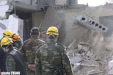 Bakıda baş vermiş partlayış nəticəsində dağılmış binanın qalıqları altından bir nəfərin cəsədi çıxarılıb (ƏLAVƏ OLUNUB-8) (FOTO)
