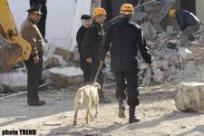 Bakıda baş vermiş partlayış nəticəsində dağılmış binanın qalıqları altından bir nəfərin cəsədi çıxarılıb (ƏLAVƏ OLUNUB-8) (FOTO)
