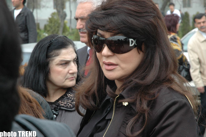Azərbaycanın xalq artisti Telman Adıgözəlovla vida mərasimi keçirilib (FOTO)