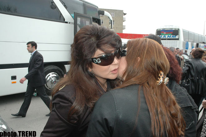 Azərbaycanın xalq artisti Telman Adıgözəlovla vida mərasimi keçirilib (FOTO)