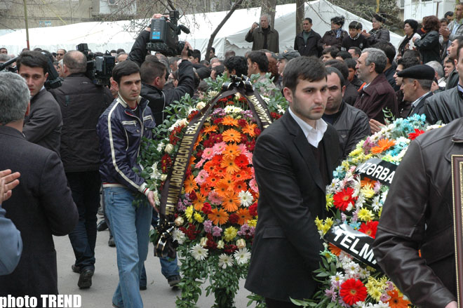 Azərbaycanın xalq artisti Telman Adıgözəlovla vida mərasimi keçirilib (FOTO)