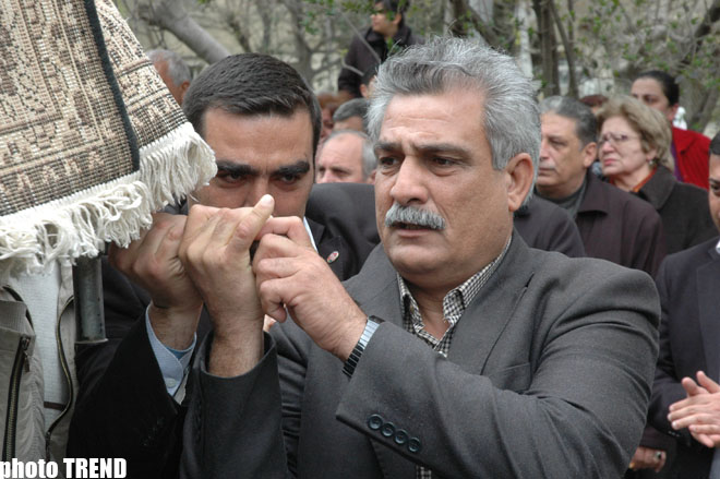 Azərbaycanın xalq artisti Telman Adıgözəlovla vida mərasimi keçirilib (FOTO)