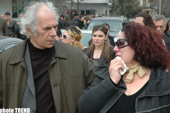 Azərbaycanın xalq artisti Telman Adıgözəlovla vida mərasimi keçirilib (FOTO)