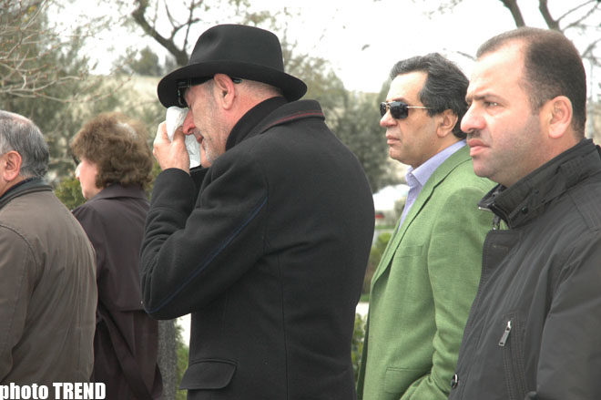 Azərbaycanın xalq artisti Telman Adıgözəlovla vida mərasimi keçirilib (FOTO)