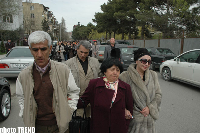Azərbaycanın xalq artisti Telman Adıgözəlovla vida mərasimi keçirilib (FOTO)