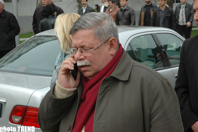 Azərbaycanın xalq artisti Telman Adıgözəlovla vida mərasimi keçirilib (FOTO)