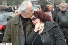 Azərbaycanın xalq artisti Telman Adıgözəlovla vida mərasimi keçirilib (FOTO)